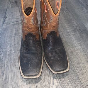 Boys Brown Ariat boots